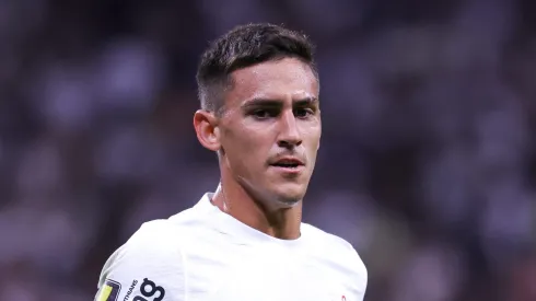 Ex-Corinthians, Rojas pode voltar para o futebol brasileiro.