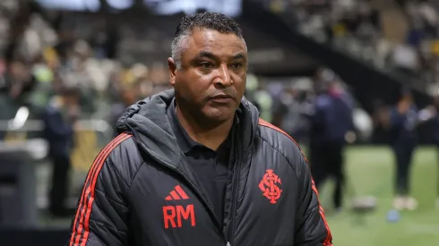 Roger Machado tecnico do Internacional durante partida contra o Atletico-MG no estadio Arena MRV pelo campeonato Brasileiro A 2025. Foto: Gilson Lobo/AGIF