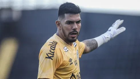 Joao Paulo jogador do Santos durante partida contra o Paysandu no estadio Vila Belmiro pelo campeonato Brasileiro B 2024.