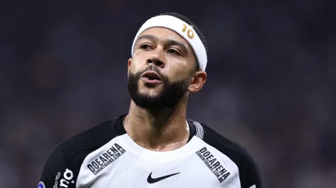 Memphis Depay faltou de treino do Corinthians.