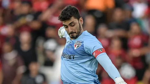 Rafael goleiro do Sao Paulo durante partida contra o Flamengo no estadio Maracana pelo campeonato Brasileiro A 2025. Foto: Thiago Ribeiro/AGIF