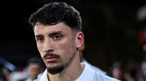 SP – BRAGANCA PAULISTA – 18/05/2025 – BRASILEIRO A 2025, BRAGANTINO X PALMEIRAS – Piquerez jogador do Palmeiras durante entrada em campo para partida contra o Bragantino no estadio Cicero De Souza Marques pelo campeonato Brasileiro A 2025. Foto: Fabio Giannelli/AGIF