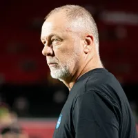 Grêmio é goleado pelo Cruzeiro e torcida detona estratégia de Mano Menezes: “Parece time amador”