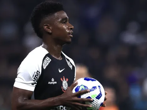 Dorival explica escolha por Félix Torres na lateral em derrota do Corinthians