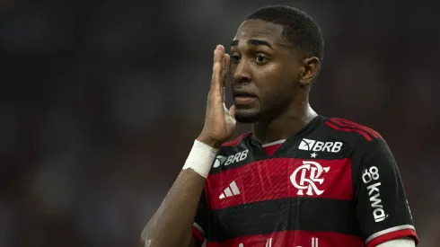 RJ – RIO DE JANEIRO – 13/06/2024 – BRASILEIRO A 2024, FLAMENGO X GREMIO – Lorran jogador do Flamengo lamenta durante partida contra o Gremio no estadio Maracana pelo campeonato Brasileiro A 2024. Foto: Jorge Rodrigues/AGIF