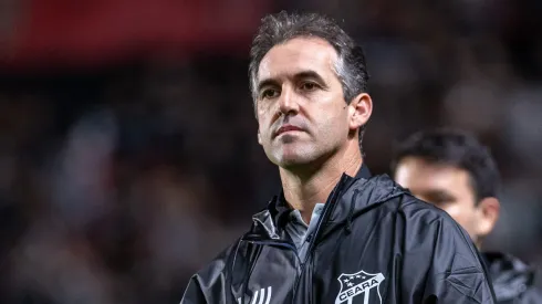 Leo Conde tecnico do Ceara durante partida contra o Sport no estadio Ilha do Retiro pelo campeonato Copa Do Nordeste 2025. Foto: Rafael Vieira/AGIF