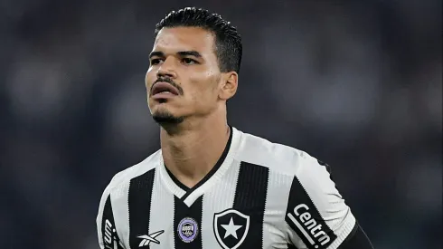 Danilo Barbosa durante confronto contra o Fortaleza no Brasileirão 2024. Foto: Thiago Ribeiro/AGIF