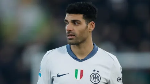 Taremi durante confronto contra o Venezia no Campeonato Italiano 2024/25.