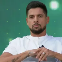 Cicinho elogia Luciano e o aponta como substituto ideal para Calleri no São Paulo