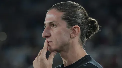 Gabriel Jesus agrada ao técnico Filipe Luís