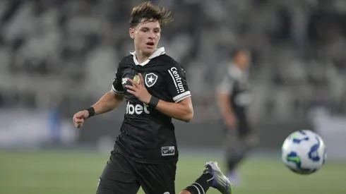 RJ – RIO DE JANEIRO – 26/07/2025 – BRASILEIRO A 2025, BOTAFOGO X CORINTHIANS – Montoro jogador do Botafogo durante partida contra o Corinthians no estadio Engenhao pelo campeonato Brasileiro A 2025. Foto: Thiago Ribeiro/AGIF