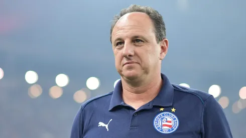Rogério Ceni durante confronto contra o Flamengo no Brasileirão 2025. Foto: Thiago Ribeiro/AGIF