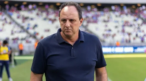 Rogério Ceni durante confronto contra o Fortaleza no Brasileirão 2025.