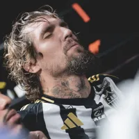 Atlético-MG chega a terceira derrota seguida no Campeonato Brasileiro, cai quatro posições e liga alerta nos bastidores do clube