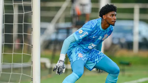 Hugo Souza jogador do Corinthians durante partida contra o Vitoria no estadio Barradao pelo campeonato Brasileiro A 2024.