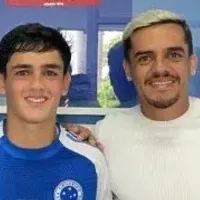 Após lesão e polêmica com Pottker, Fagner recebe homenagem de filho, Henrique Lemos, no Cruzeiro