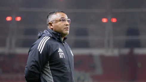 Roger Machado não será demitido do Internacional neste momento.