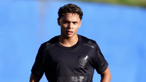 Dieguinho durante confronto contra o Santo André na Copinha 2025.