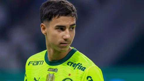 Vitor Reis durante confronto entre Palmeiras e Bahia no Brasileirão 2024.