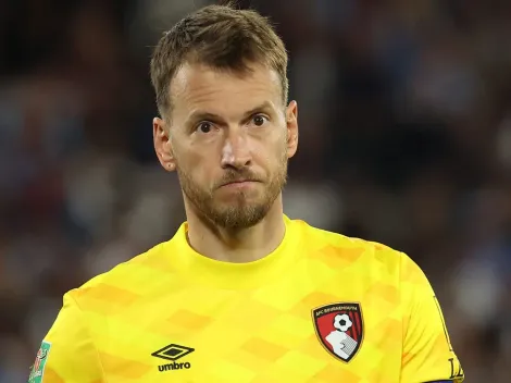 Neto chega ao Brasil para assinar com o Botafogo