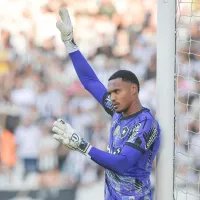 Goleiro do Botafogo, John se aproxima do West Ham, e torcida inglesa se assusta: “Não faz sentido”