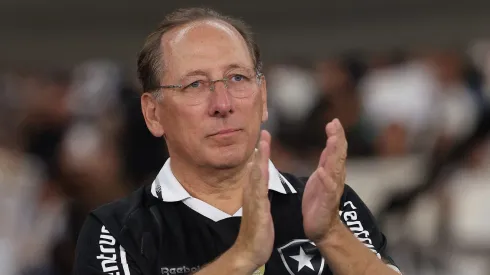 John Textor comemora Botafogo indicado na Bola de Ouro. Foto: Wagner Meier
