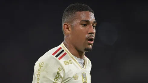 Samuel Lino lamentou a eliminação do Flamengo.