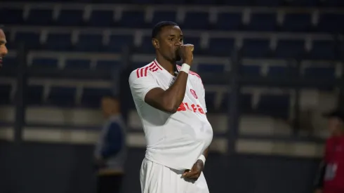 SP – BRAGANCA PAULISTA – 09/08/2025 – BRASILEIRO A 2025, BRAGANTINO X INTERNACIONAL – Ricardo Mathias jogador do Internacional comemora seu gol durante partida contra o Bragantino no estadio Cicero De Souza Marques pelo campeonato Brasileiro A 2025. Foto: Anderson Romao/AGIF