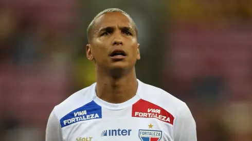 Deyverson jogador do Fortaleza durante a partida entre Retro e Fortaleza na Arena de Pernambuco, valida pela Copa do Brasil 2025. Foto: Marlon Costa/AGIF