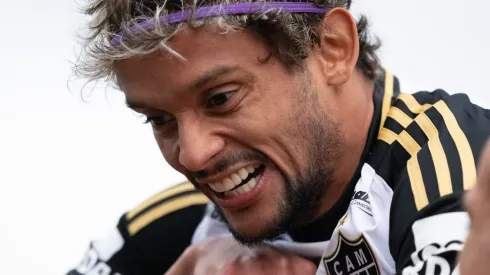 RJ – RIO DE JANEIRO – 10/08/2025 – BRASILEIRO A 2025, VASCO X ATLETICO-MG – Gustavo Scarpa jogador do Atletico-MG comemora gol durante partida contra o Vasco no estadio Sao Januario pelo campeonato Brasileiro A 2025. Foto: Jorge Rodrigues/AGIF