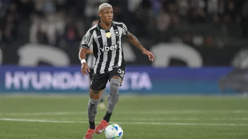 Danilo jogador do Botafogo durante partida contra o LDU no estadio Engenhao pelo campeonato Copa Libertadores 2025.
