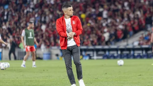 RJ – RIO DE JANEIRO – 13/08/2025 – COPA LIBERTADORES 2025, FLAMENGO X INTERNACIONAL – DAlessandro diretor do Internacional durante partida contra o Flamengo no estadio Maracana pelo campeonato Copa Libertadores 2025. Foto: Lucas Gabriel Cardoso/AGIF
