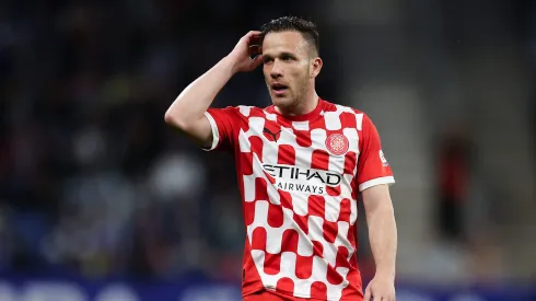 BARCELONA, SPAIN – MARCH 10: Arthur Melo of Girona FC looks on during the LaLiga match between RCD Espanyol de Barcelona and Girona FC at RCDE Stadium on March 10, 2025 in Barcelona, Spain. (Photo by Judit Cartiel/Getty Images)