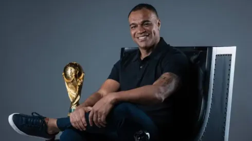 Apresentador Denílson comenta sobre a eliminação do Internacional. Foto: Bruno van Enck/BVEstúdio