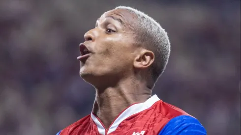 Deyverson em campo pelo Fortaleza. Foto: Lucas Emanuel/AGIF