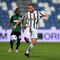 Arthur Melo chega ao Grêmio e a Porto Alegre para assinar o contrato de empréstimo até 2026