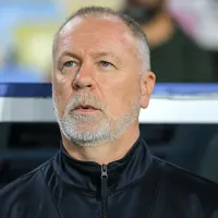 Mano Menezes é avisado de lesão de Riquelme e jogador vira desfalque no Grêmio por um mês