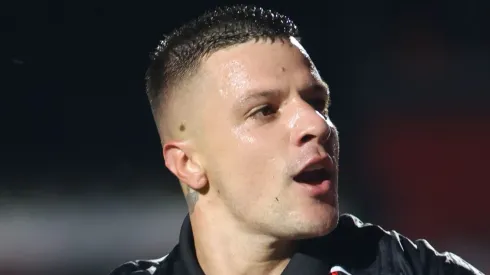 BA – SALVADOR – 16/08/2025 – BRASILEIRO A 2025, VITORIA X JUVENTUDE – jogador do Vitoria comemora seu gol durante partida contra o Juventude no estadio Barradao pelo campeonato Brasileiro A 2025. Foto: Marcio Jose/AGIF