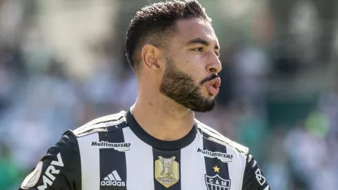 Nathan Silva jogador do Atletico-MG durante partida contra o Coritiba no estadio Couto Pereira pelo campeonato Brasileiro A 2022. Foto: Robson Mafra/AGIF