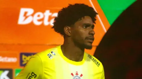 PR – CURITIBA – 27/08/2025 – COPA DO BRASIL 2025, ATHLETICO-PR X CORINTHIANS – Hugo Souza jogador do Corinthians durante partida contra o Athletico-PR no estadio Arena da Baixada pelo campeonato Copa Do Brasil 2025. Foto: Gabriel Machado/AGIF