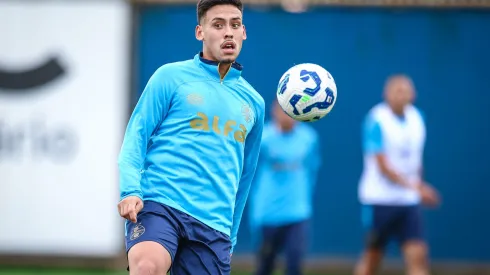 RS – FUTEBOL/ TREINO GREMIO 2025 – ESPORTES – Jogadores do Gremio realizam treino técnico durante a tarde desta segunda-feira, no CT Luiz Carvalho, na preparação para a partida valida pelo Campeonato Brasileiro 2025. FOTO: LUCAS UEBEL/GREMIO FBPA