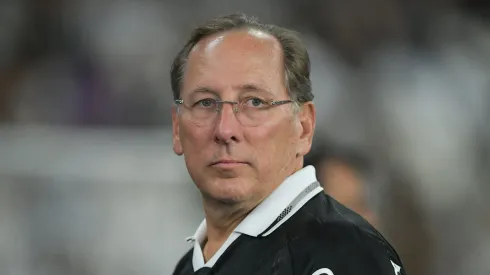 Textor não deve fazer mais contratações no Botafogo em 2025.