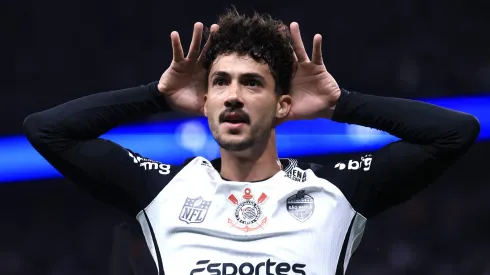 SP – SAO PAULO – 31/08/2025 – BRASILEIRO A 2025, CORINTHIANS X PALMEIRAS – Gustavo Henrique jogador do Corinthians comemora seu gol durante partida contra o Palmeiras no estadio Arena Corinthians pelo campeonato Brasileiro A 2025. Foto: Marcello Zambrana/AGIF