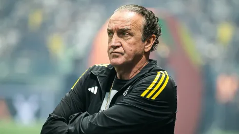 MG – BELO HORIZONTE – 27/08/2025 – COPA DO BRASIL 2025, ATLETICO-MG X CRUZEIRO – Cuca tecnico do Atletico-MG durante partida contra o Cruzeiro no estadio Arena MRV pelo campeonato Copa Do Brasil 2025. Foto: Fernando Moreno/AGIF