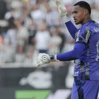 Ex-goleiro do Botafogo, John visita CT Lonier e gera grande revolta da torcida alvinegra nas redes sociais