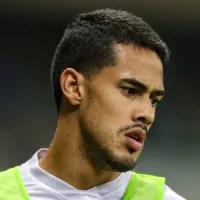 Lucas Oliveira recebe mais sondagens para deixar o Vasco, mas nenhuma oferta agrada a diretoria; jogador permanece