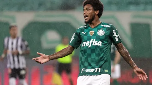 Luiz Adriano deixou Calleri, do São Paulo, de lado. Foto: Marcello Zambrana/AGIF