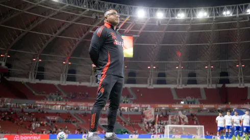 Situação de Roger se complica no Internacional. Foto: Maxi Franzoi/AGIF