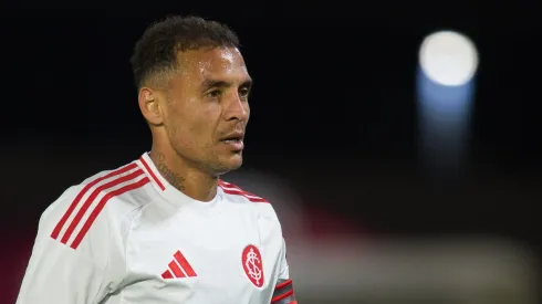 Alan Patrick em campo pelo Internacional. Foto: Anderson Romao/AGIF