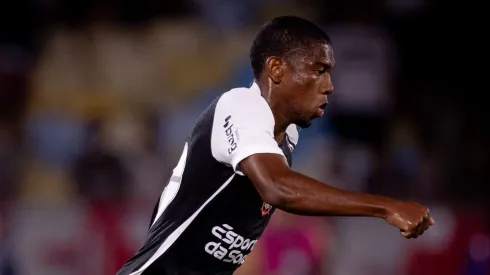 Foto: Rodrigo Coca / Corinthians – André Luiz durante confronto contra o Fluminense no Brasileirão 2025.